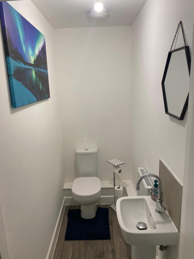 Very Large Double Room With Corner Sofa, Sky Tv, Netflix Etc, Fridge And Microwave Newhaven Esterno foto