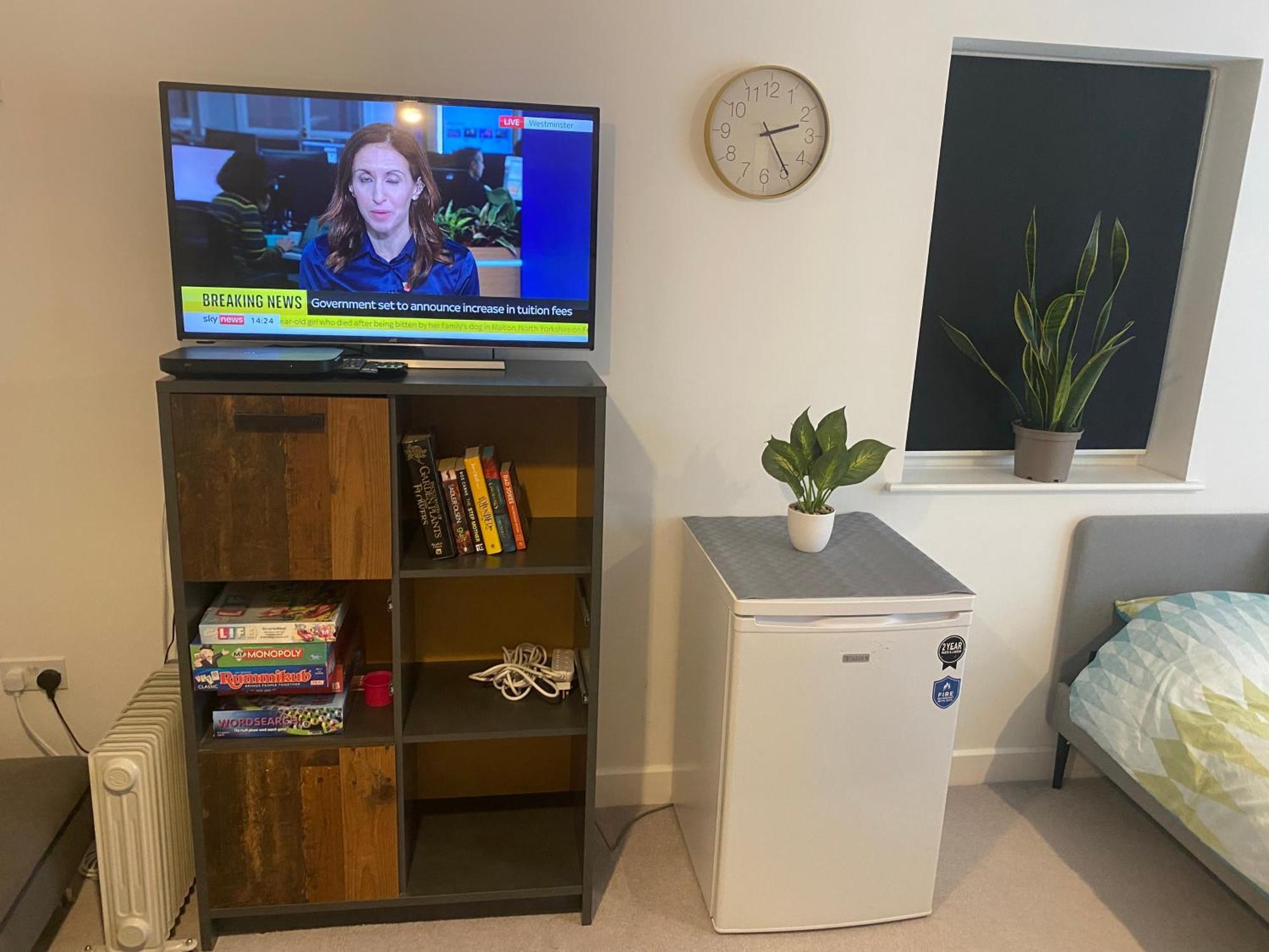 Very Large Double Room With Corner Sofa, Sky Tv, Netflix Etc, Fridge And Microwave Newhaven Esterno foto